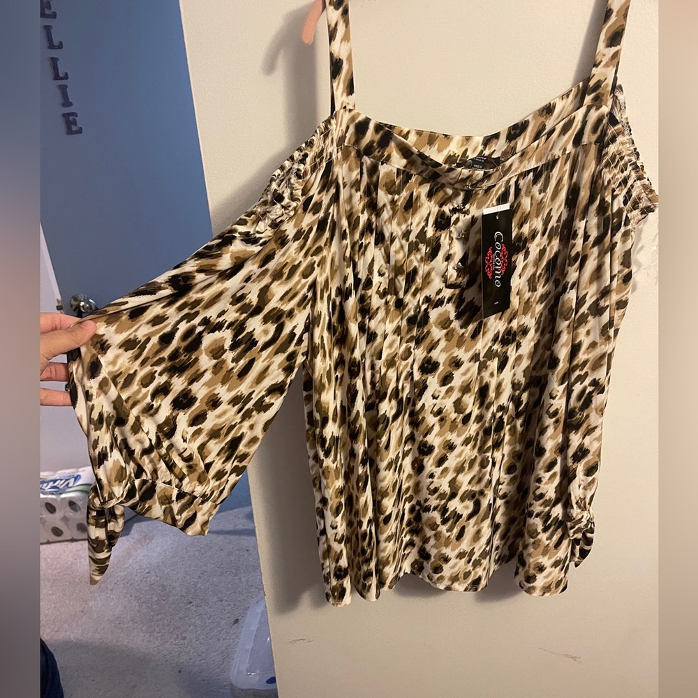 NWT cold shoulder top